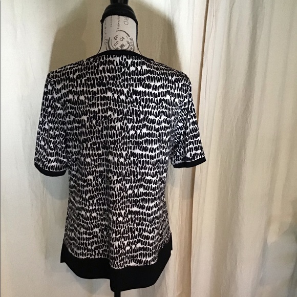 Animal Print Top - Picture 3 of 7